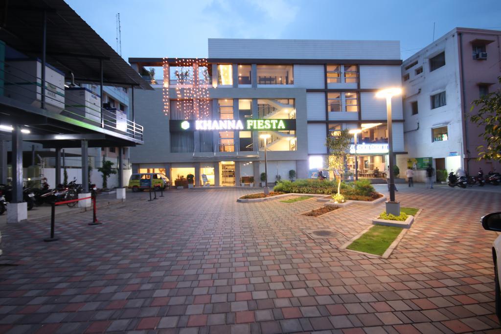 Khanna Fiesta Vellore Exteriör bild